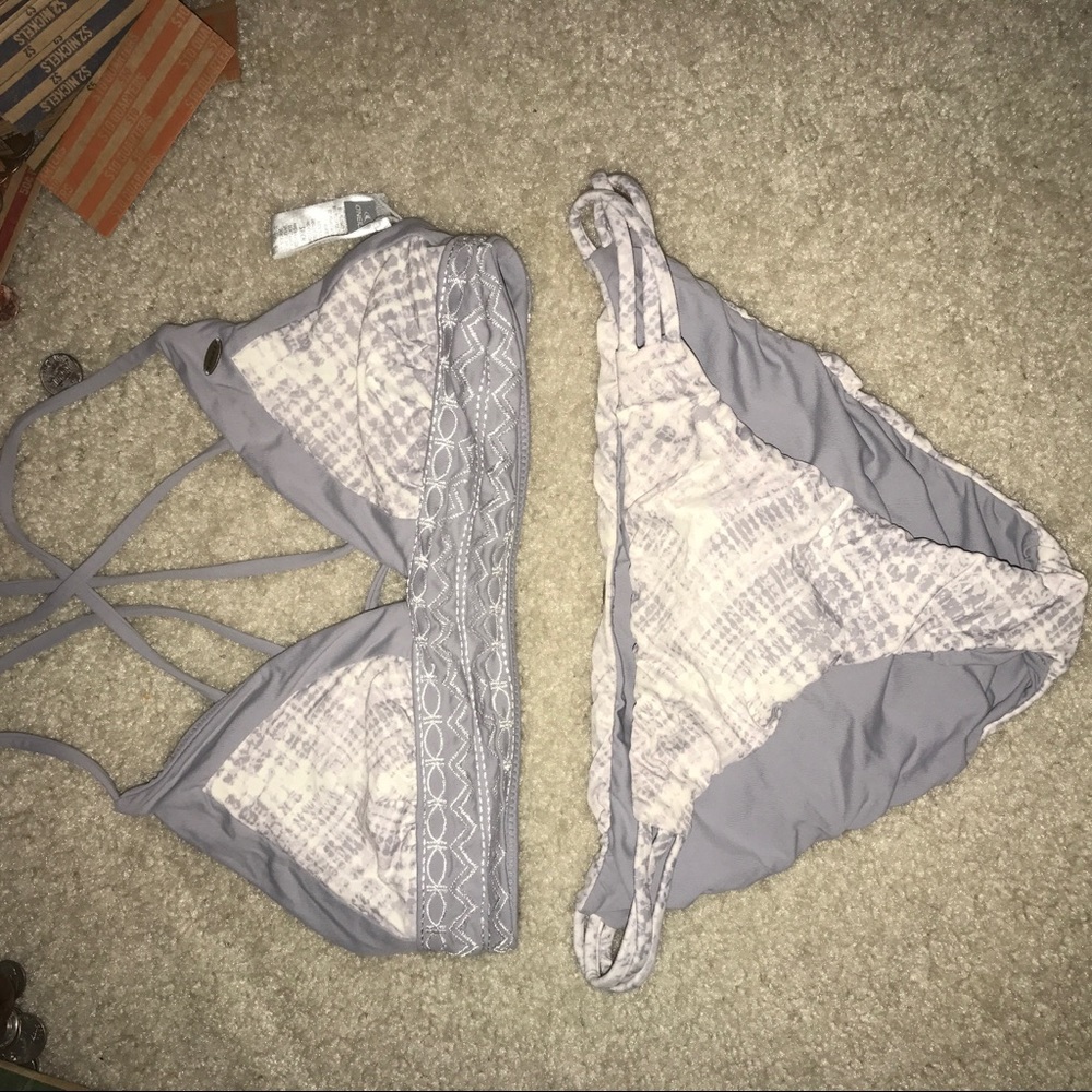O'Neil bathing suit top size small